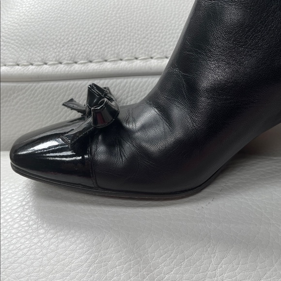 Kate Spade black leather boots with bow and patent leather accents - Picture 3 of 13